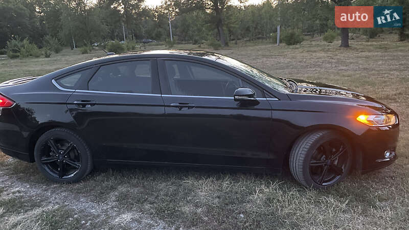 Седан Ford Fusion 2015 в Кропивницком