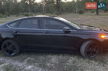 Седан Ford Fusion 2015 в 