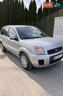 Хэтчбек Ford Fusion 2012 в 