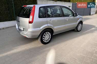 Хэтчбек Ford Fusion 2012 в 