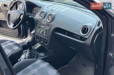 Хэтчбек Ford Fusion 2006 в 