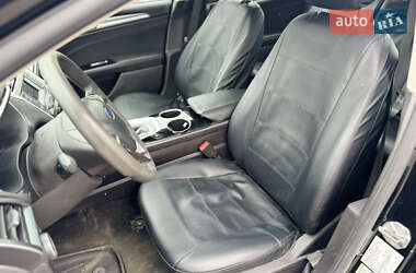 Седан Ford Fusion 2015 в 