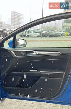 Седан Ford Fusion 2020 в 