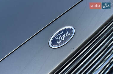 Седан Ford Fusion 2013 в 