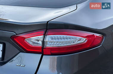 Седан Ford Fusion 2013 в 