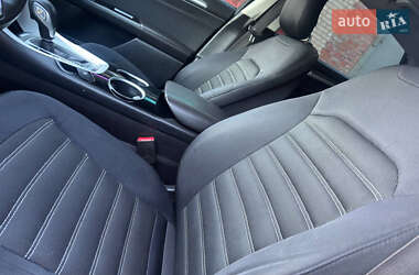 Седан Ford Fusion 2013 в 