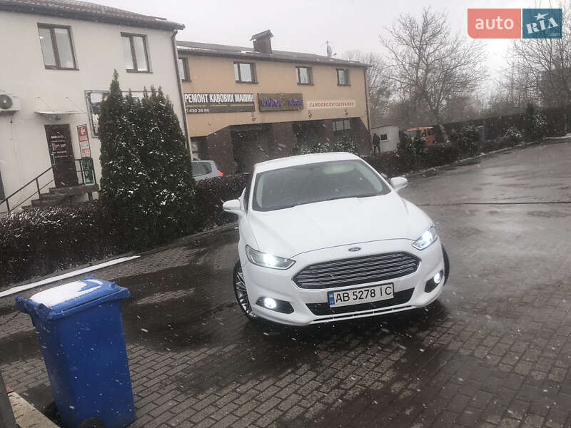 Седан Ford Fusion 2013 в 
