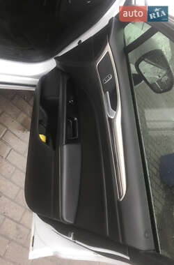 Седан Ford Fusion 2013 в 