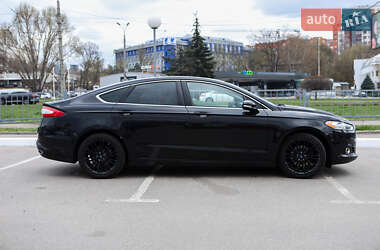 Седан Ford Fusion 2015 в 