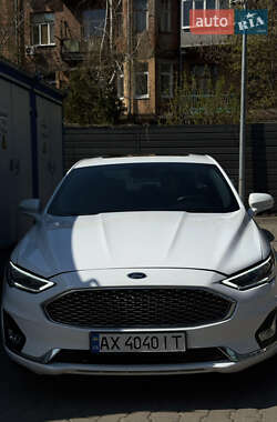 Седан Ford Fusion 2020 в 