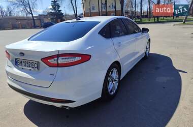 Седан Ford Fusion 2015 в 