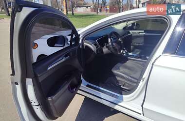 Седан Ford Fusion 2015 в 