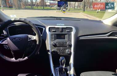 Седан Ford Fusion 2015 в 