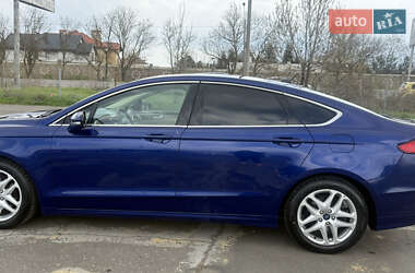 Седан Ford Fusion 2015 в 