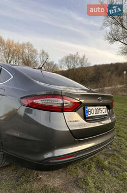 Седан Ford Fusion 2016 в 