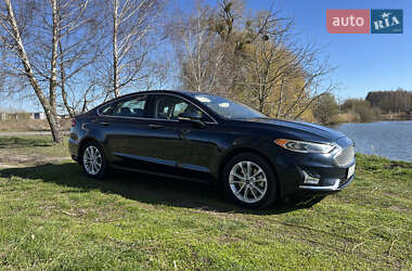 Седан Ford Fusion 2020 в 