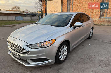 Седан Ford Fusion 2016 в 
