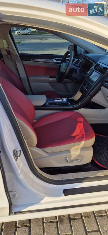 Седан Ford Fusion 2016 в Івано-Франківську