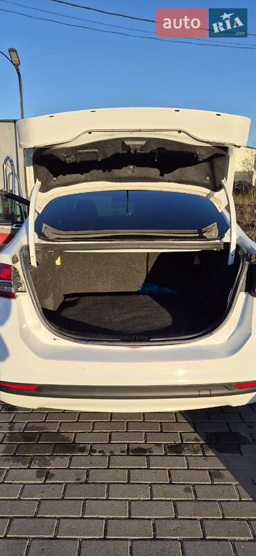 Седан Ford Fusion 2016 в Івано-Франківську