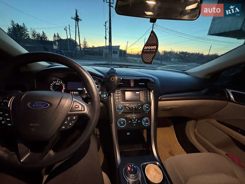Седан Ford Fusion 2016 в Шепетівці