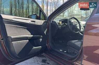 Седан Ford Fusion 2016 в 