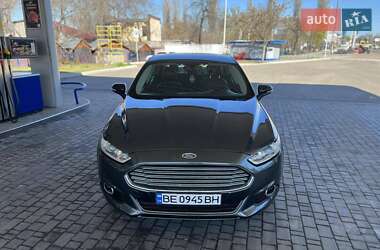 Седан Ford Fusion 2015 в 