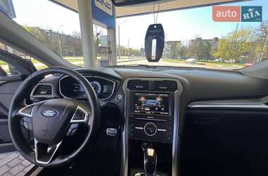 Седан Ford Fusion 2015 в 