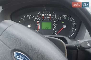 Хэтчбек Ford Fusion 2005 в 