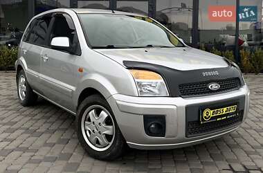 Хэтчбек Ford Fusion 2011 в 