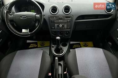 Хэтчбек Ford Fusion 2011 в 
