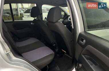 Хэтчбек Ford Fusion 2011 в 