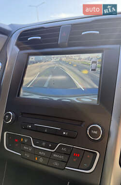 Седан Ford Fusion 2017 в 