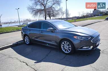 Седан Ford Fusion 2016 в 
