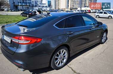 Седан Ford Fusion 2016 в 