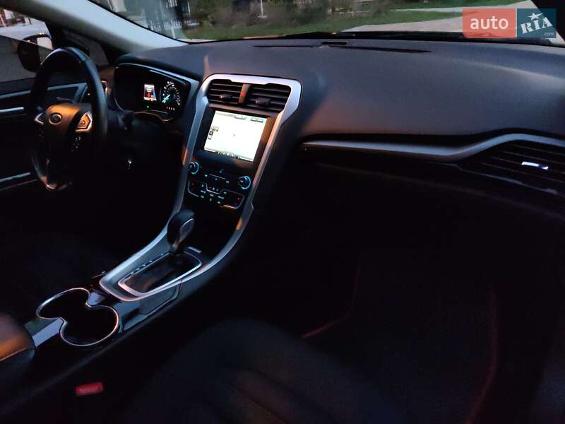 Седан Ford Fusion 2015 в Києві