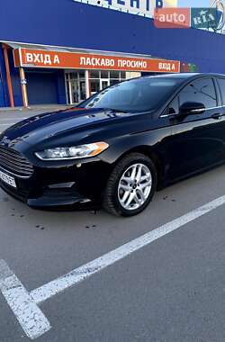 Седан Ford Fusion 2015 в 