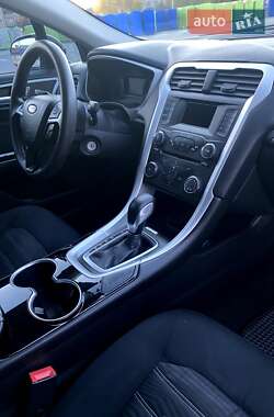 Седан Ford Fusion 2015 в 