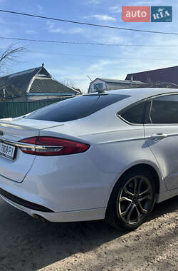 Седан Ford Fusion 2016 в 