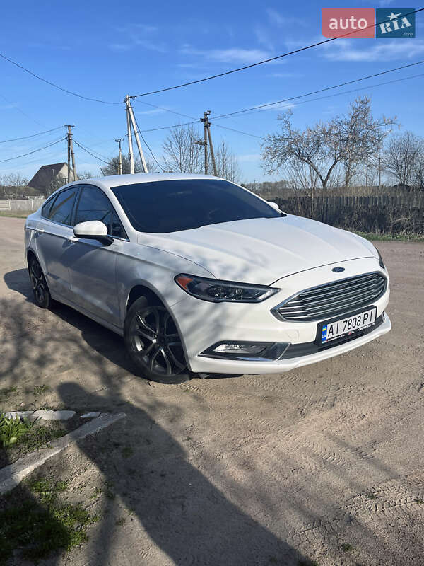 Седан Ford Fusion 2016 в 