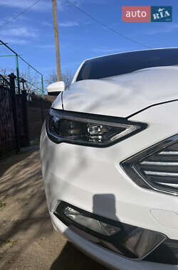 Седан Ford Fusion 2016 в 