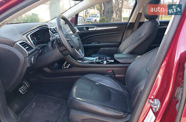 Седан Ford Fusion 2015 в 