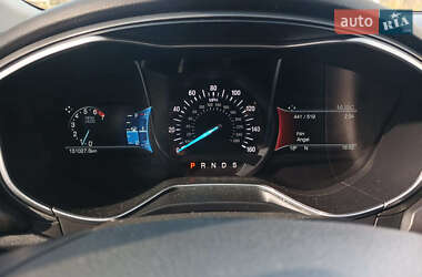 Седан Ford Fusion 2015 в 