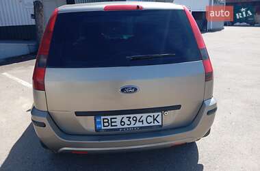 Хэтчбек Ford Fusion 2004 в 
