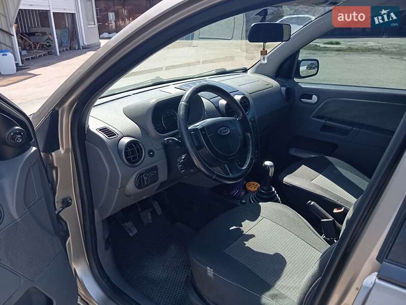 Хэтчбек Ford Fusion 2004 в Николаеве фото 12 Хэтчбек Ford Fusion 2004 в Николаеве