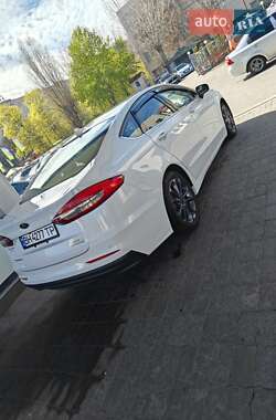Седан Ford Fusion 2019 в 