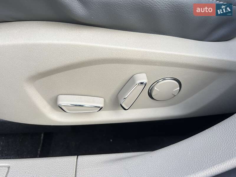 Седан Ford Fusion 2019 в Одессе
