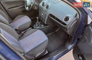 Хэтчбек Ford Fusion 2012 в 