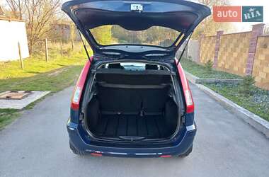 Хэтчбек Ford Fusion 2012 в 