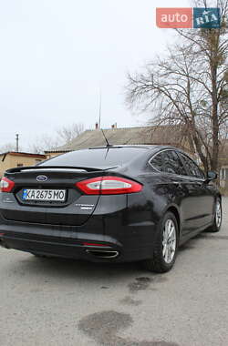 Седан Ford Fusion 2013 в 