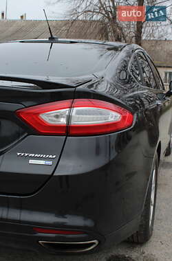 Седан Ford Fusion 2013 в 
